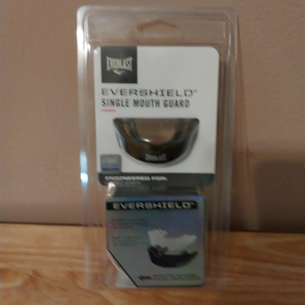 Brand New Everlast Evershield  Single Black Mouth Guard